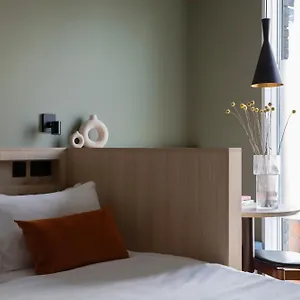  Apartment Bob W Tower Hill